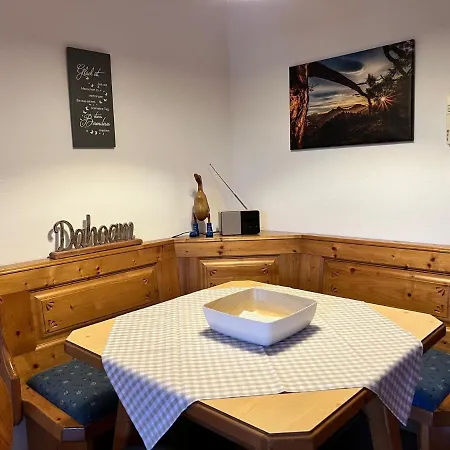 Waldhauser Apartment *